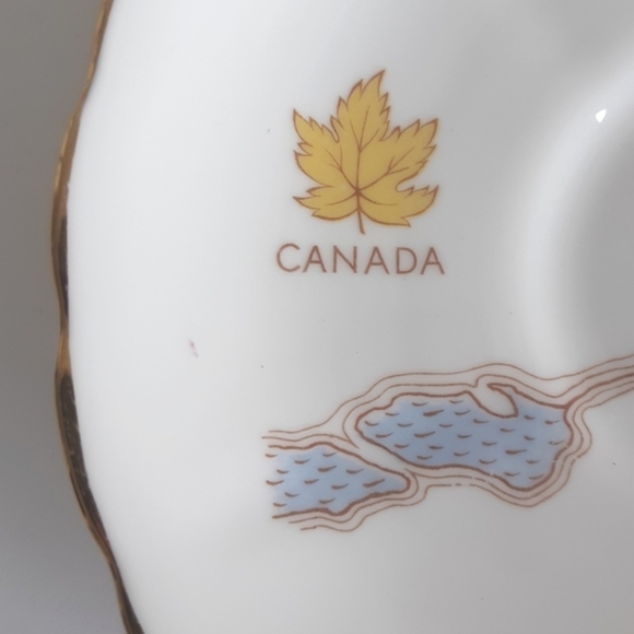 1959 H.M. Queen Elizabeth II saucer - Picture 4 of 11